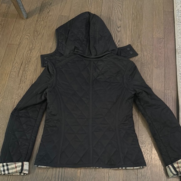 🌸HOST PICK🌸 BURBERRY Black Quilted Women's Jacket with Hood - Picture 3 of 9